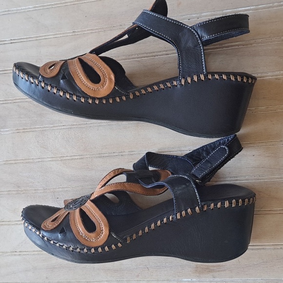 Spring Step Amuna Leather T-Strap Navy Floral Design Wedge Heel Comfy Sandals - Picture 9 of 12